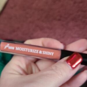 Lip Gloss — Warm Peachy Coral
